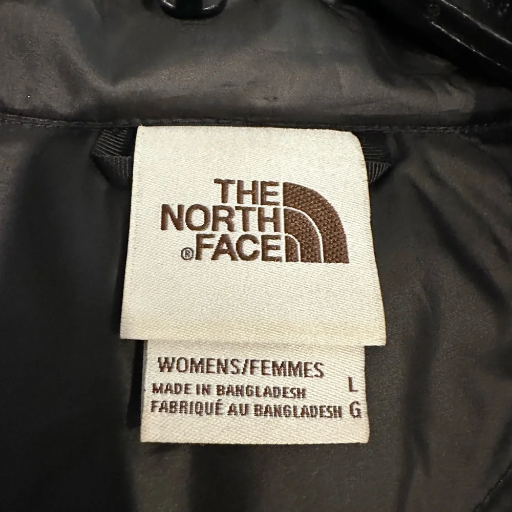 The North Face Black Quilted Down Vest - NWOT - Picture 4 of 5